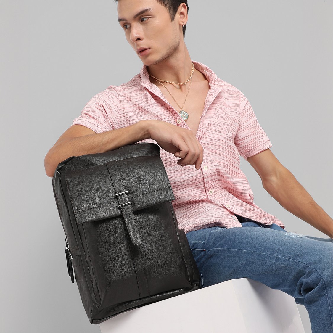 FRENCH ACCENT The Pioneer Men Textured Travel Backpack