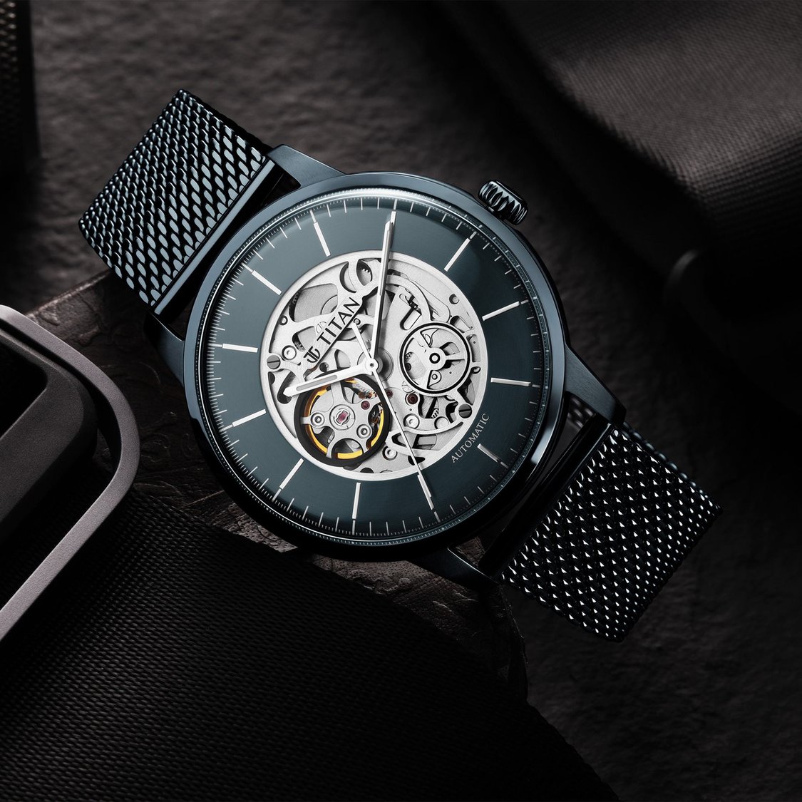 TITAN Men Automatic Watch - NS90110QM01