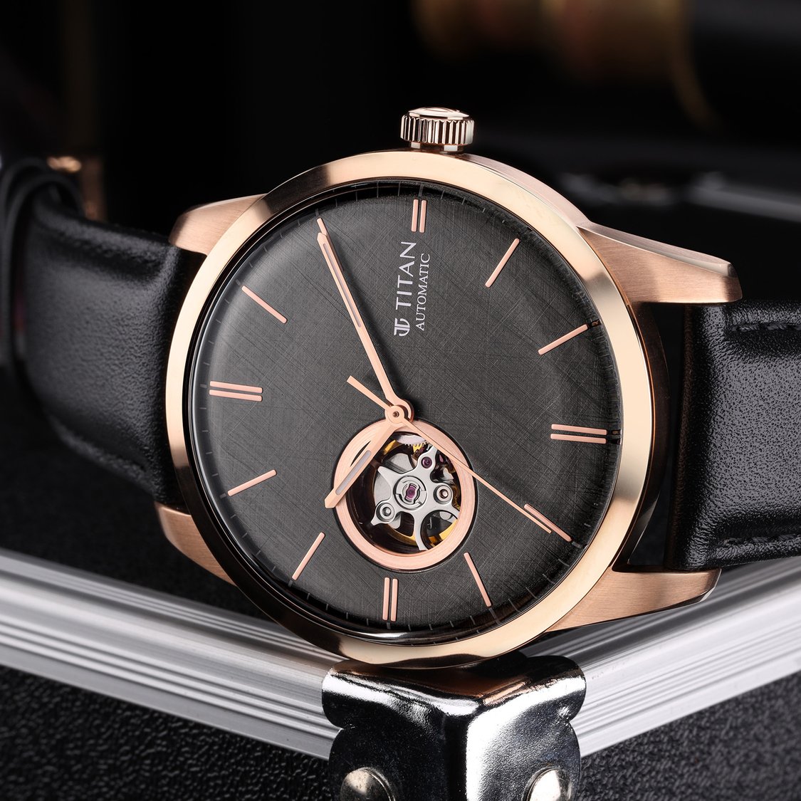 TITAN Men Automatic Watch - NS90126WL03