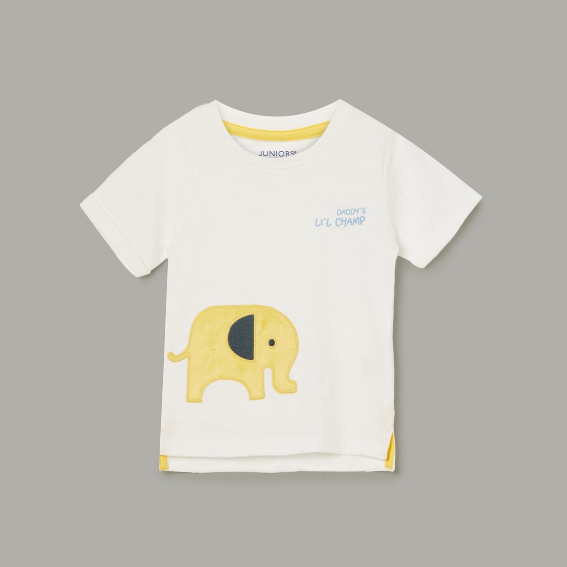 JUNIORS Applique T-shirt with Cargo Shorts