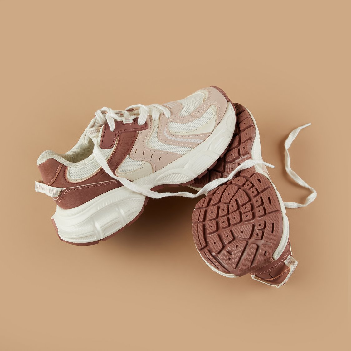 GINGER Mesh-Panelled Low Top Sneakers