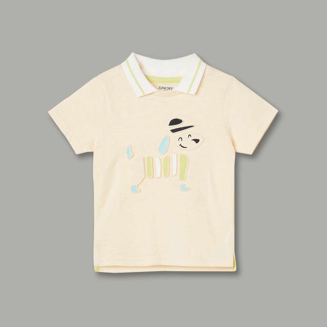 JUNIORS Embossed T-shirt