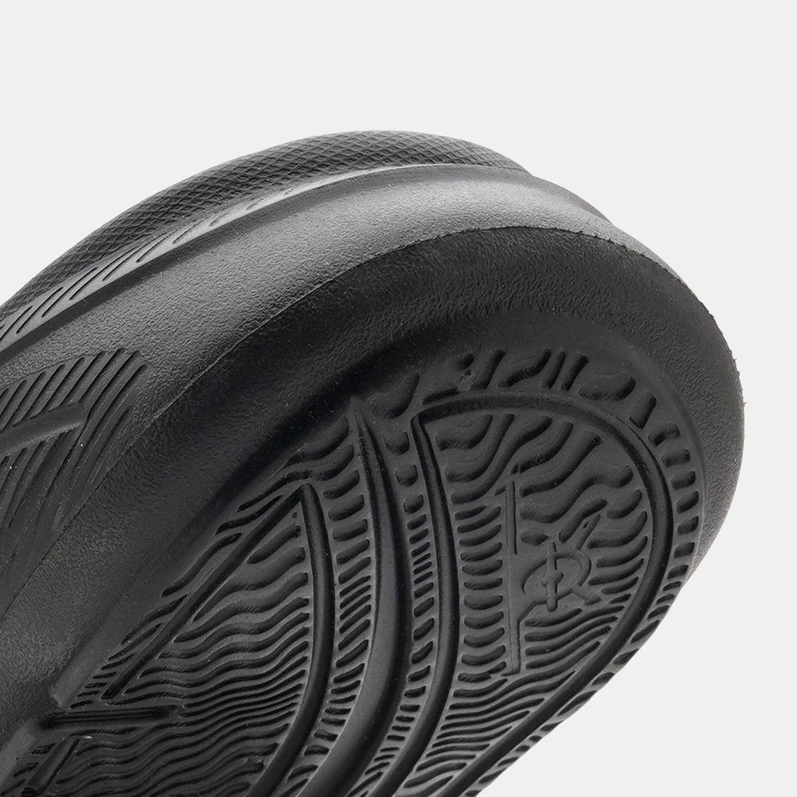FLYING MACHINE Rodger Solid Sliders