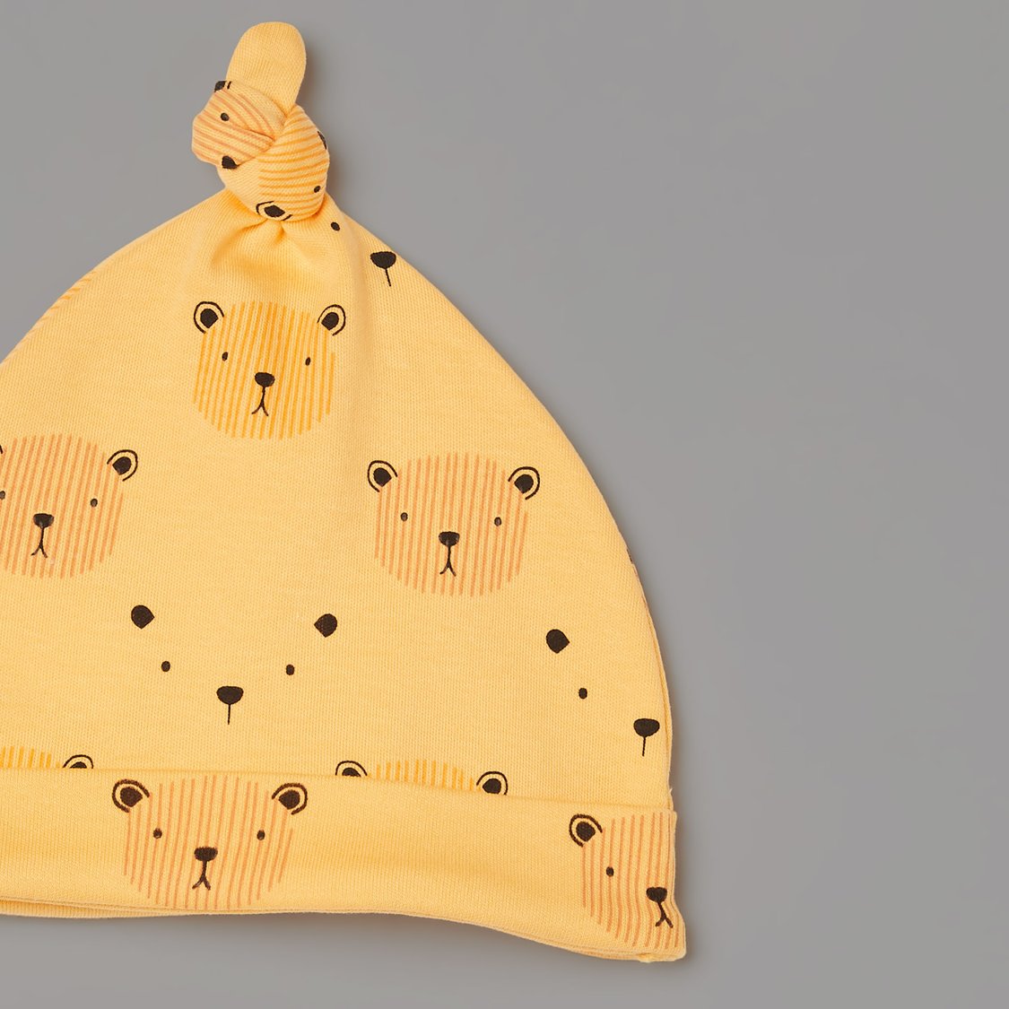 Buy JUNIOR BABY Typographic Print Bodysuit with Pyjamas and Beanie