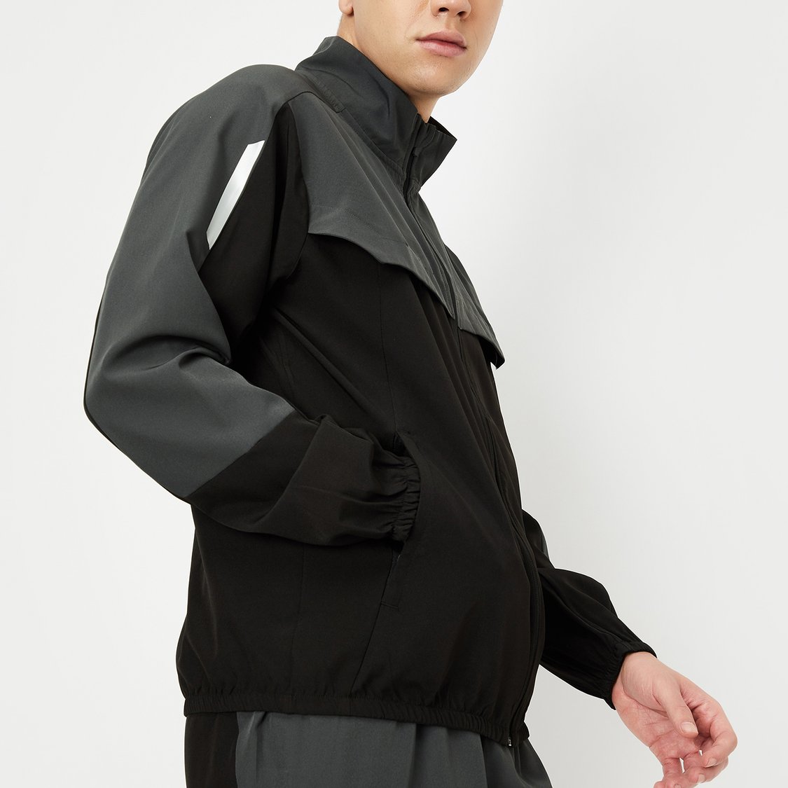 Men Colourblocked Lightweight Active Jacket