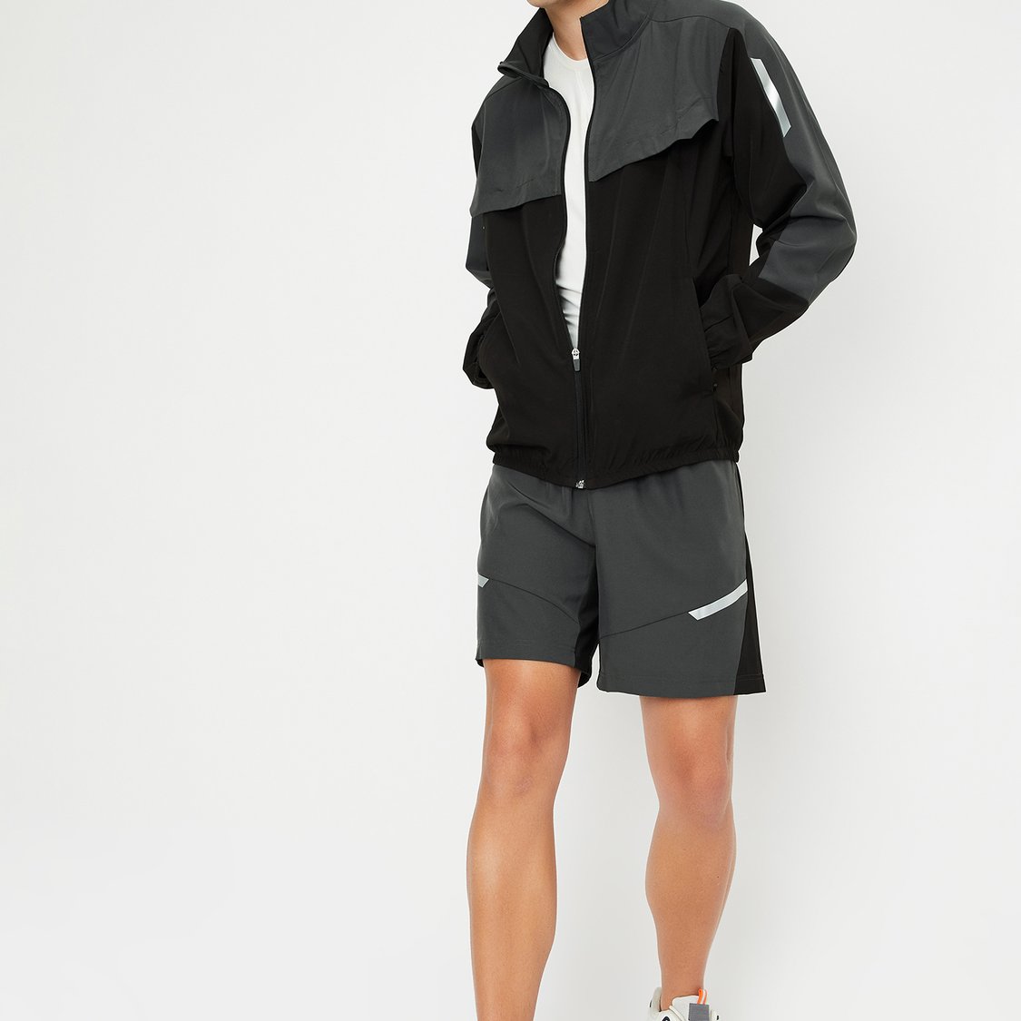 Men Colourblocked Lightweight Active Jacket