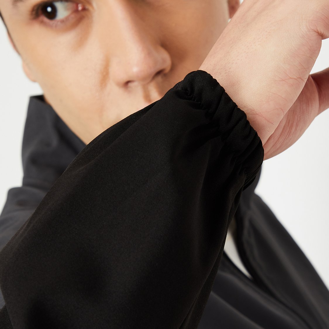 Men Colourblocked Lightweight Active Jacket