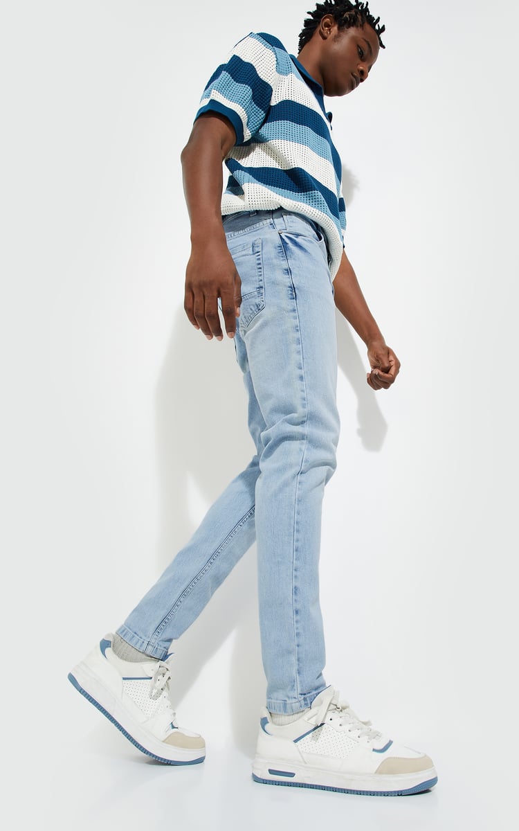 Buy URB_N Men Carrot Fit Washed Jeans Online at just Rs. 999.0