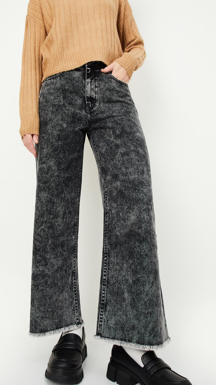 VIH20A loose fit oil coating denim