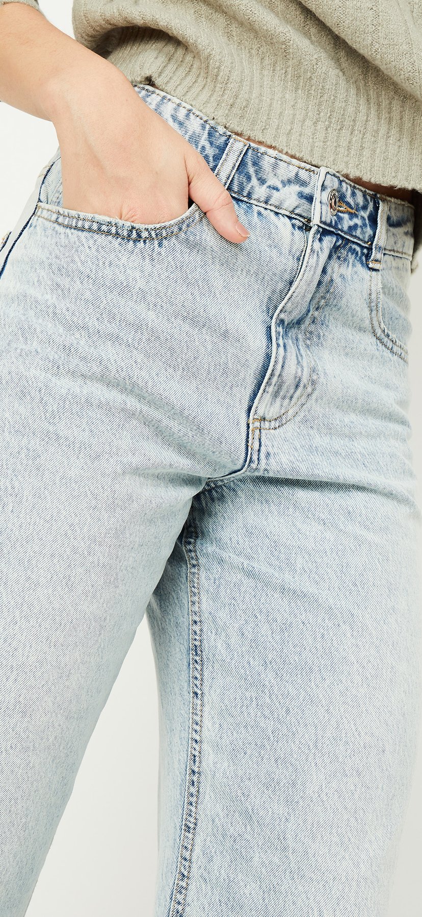 Buy Women Straight Fit Washed Jeans Online at just Rs. 1299.0  