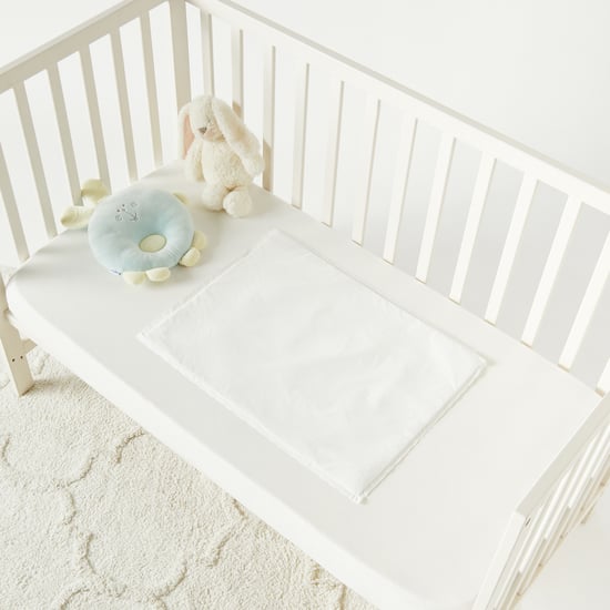 Juniors Waterproof Sheet - 58x44 cm