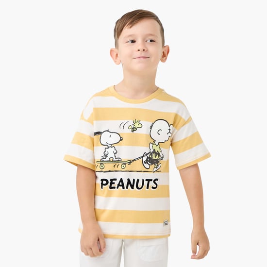 Juniors Peanuts Print T-shirt with Crew Neck and Short Sleeves