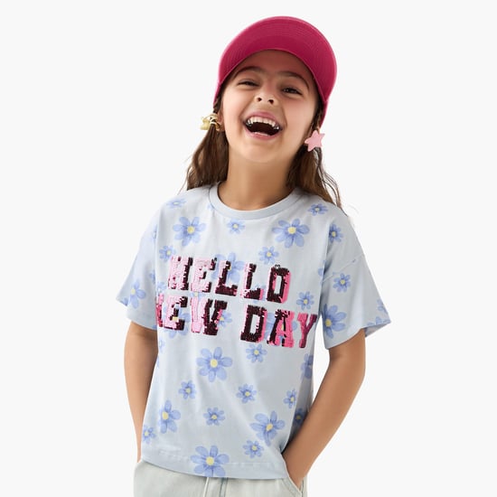 Juniors Embellished T-shirt with Short Sleeves