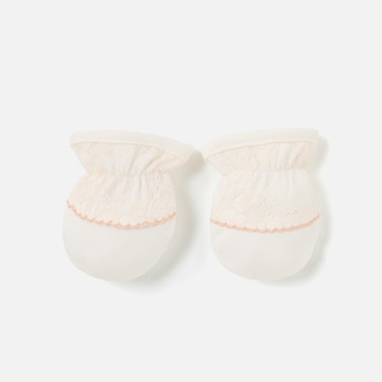Giggles Lace Mittens