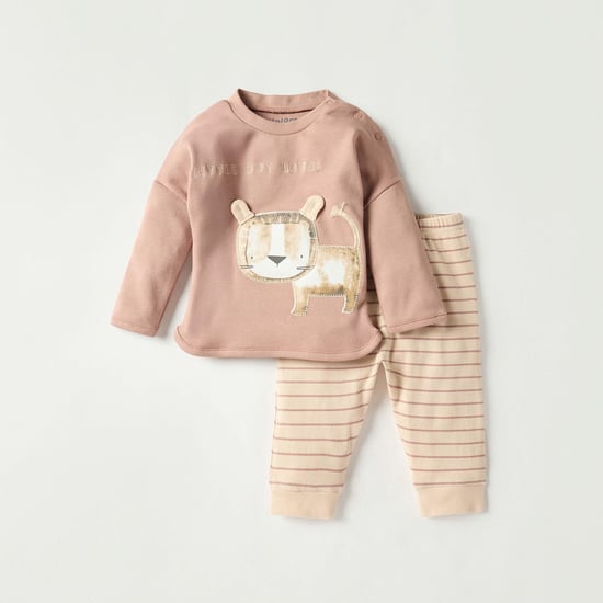 Juniors Lion Applique Long Sleeve T-shirt and Elasticated Pyjama Set