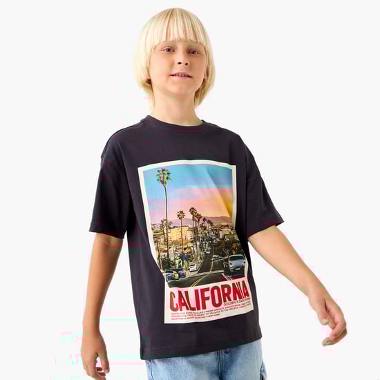 Juniors Graphic Print T-shirt with Short Sleeves