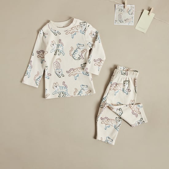 Juniors Animal Print T-shirt and Pyjama Set