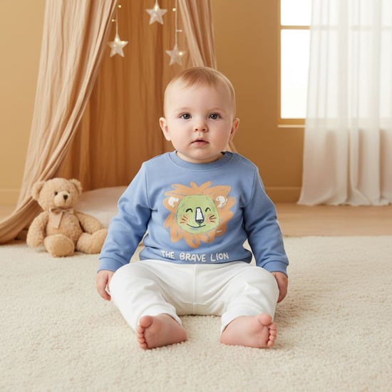 Juniors Lion Print Sweatshirt with Long Sleeves