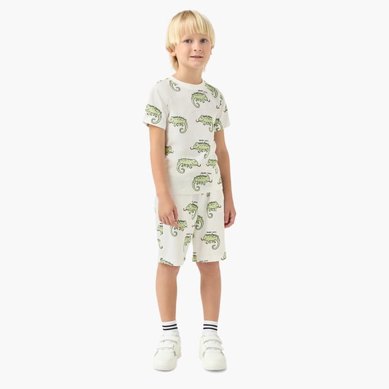 Juniors Chameleon Print T-shirt and Shorts Set