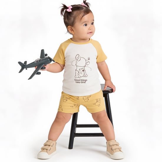 Juniors Winnie the Pooh Print T-shirt and Shorts Set