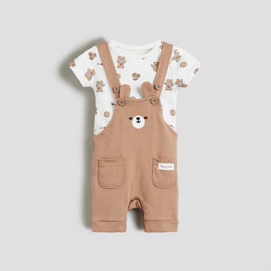 Juniors Printed T-shirt and Dungaree Set