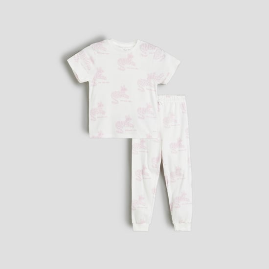 Juniors Animal Print T-shirt and Joggers Set