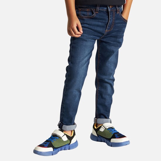 Juniors Washed Slim Fit Jeans