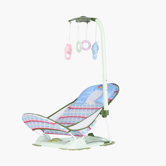 Steelbird Anti-Skid Compact Baby Bath Chair with Toys