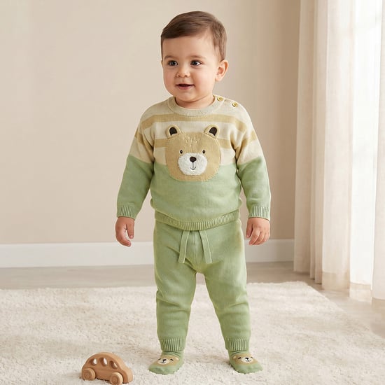 Juniors Bear Applique Sweater with Joggers and Socks Set