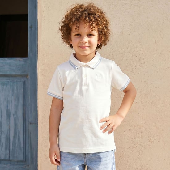 Juniors Solid Polo T-shirt with Tapping Detail