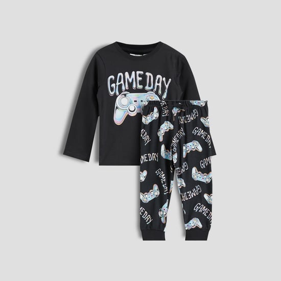Juniors Printed T-shirt and Pyjama Set