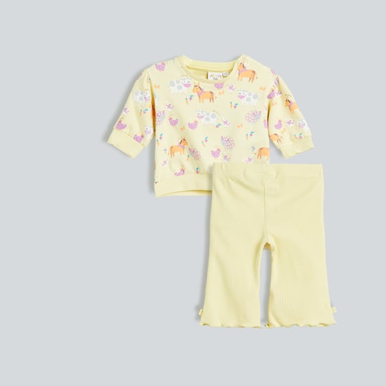 Juniors Printed Sweatshirt and Flared Leggings Set