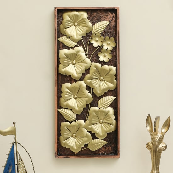 VEDAS Jonas Metal Flower Wall Accent