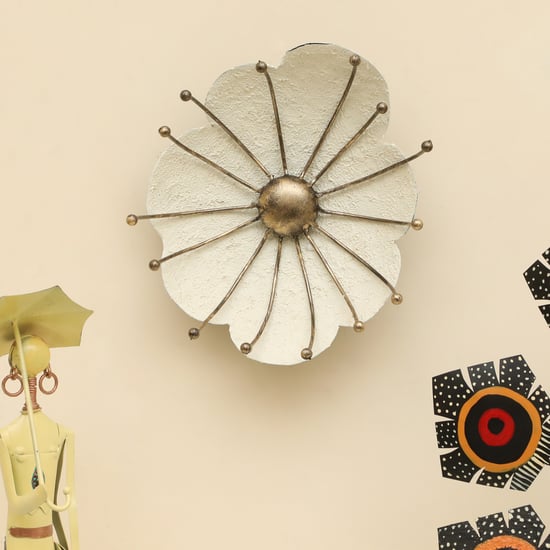 VEDAS Modern Minimalistic Metal Floral Wall Accent - Small