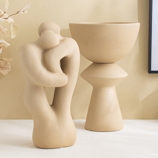 Acroma Est Hitch Ceramic Table Accent