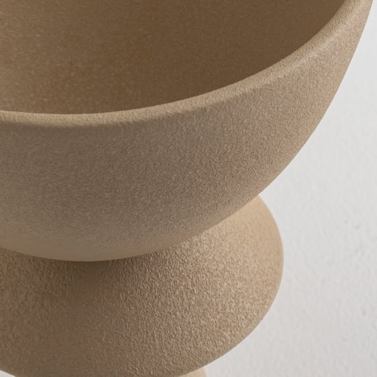 Acroma Est Hitch Ceramic Table Accent