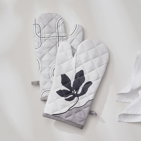 Drake Monochrome Set of 2 Cotton Printed Oven Mitten
