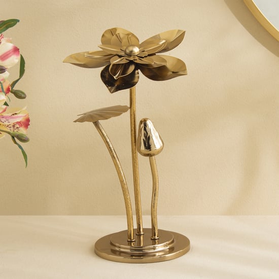 Tamaira Colt Metal Floral Table Accent