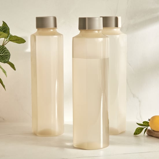 Fiesta Poppy Set of 3 Polypropylene Fridge Bottles - 1L