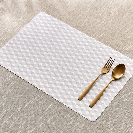 Meadows Theme Set of 6 PVC Chevron Print Placemats