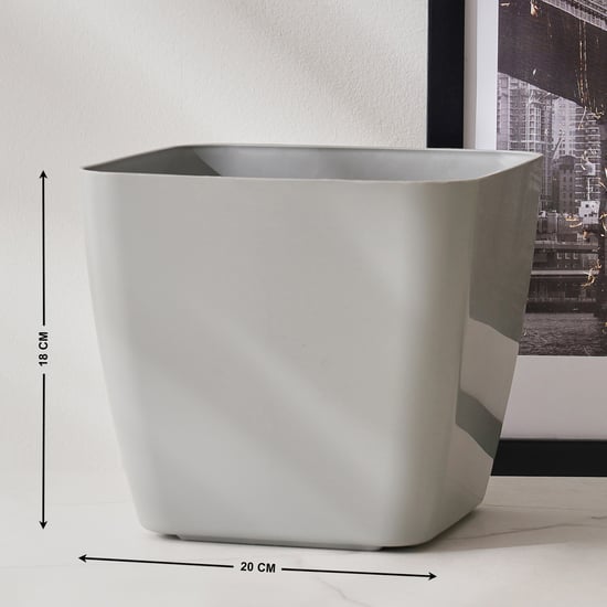 Gloria Requisite Floor Planter