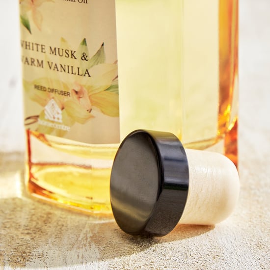 Utopia Refresh Bouquet White Musk and Warm Vanilla Reed Diffuser Set