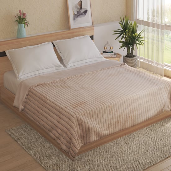 Carrera Striped Double Blanket