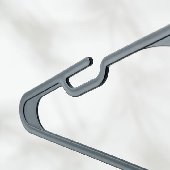 Nomad Riegel Arbek Set of 10 Polypropylene Clothes Hangers