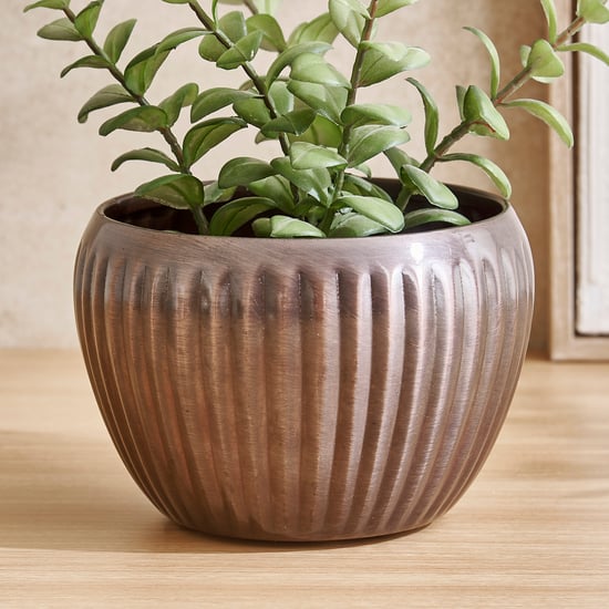 Corsica Amaze Metal Ribbed Table Planter