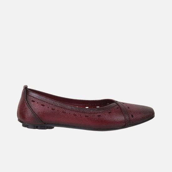 CATWALK Perforated Ballerinas