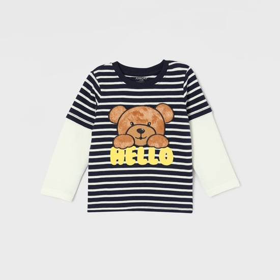 JUNIORS Teddy Appliqued T-shirt