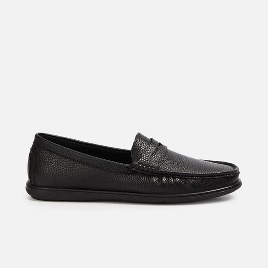 CODE Textured Loafers