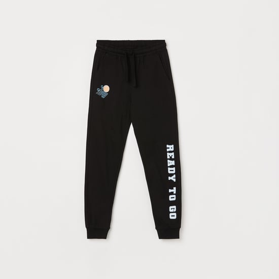 FAME FOREVER Placement Print Joggers
