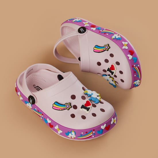 FAME FOREVER Appliqued Clogs
